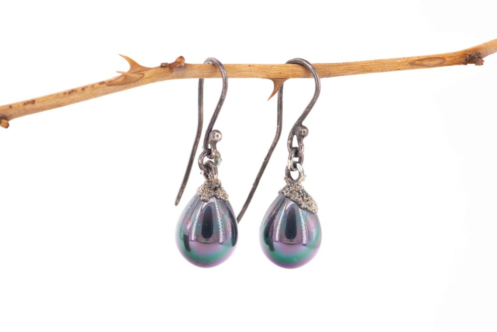 Pearl Drop Dark earrings